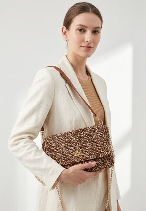 Kassandra, KASSANDRA CROSSBODY BAG - Borsa a mano - brown