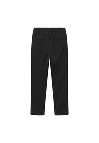 Schwarze Hose mit einem elastischen Taillenbund, zwei Gesäßtaschen und geradem Beindesign. Das Material wirkt glatt mit minimaler Textur.