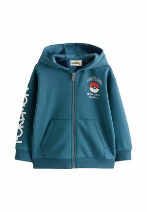 Blå hættetrøje med lynlås med Pokémon-logo, Poké Ball-grafik og teksten "Gotta Catch 'Em All!", med forlommer og hætte.