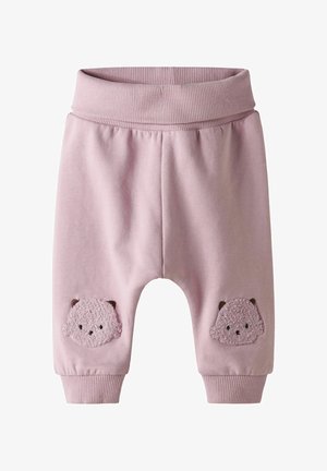 Rosa Babypants mit geripptem Bund und Bündchen, die flauschige Bärenkopf-Patches auf beiden Knien haben.
