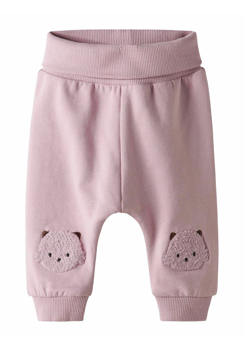 Rosa Babypants mit geripptem Bund und Bündchen, die flauschige Bärenkopf-Patches auf beiden Knien haben.
