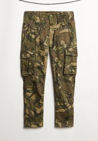 Cargo pants in camouflageprint, met meerdere zijzakken, een knoopsluiting en een rechte pijp in tinten groen en bruin.