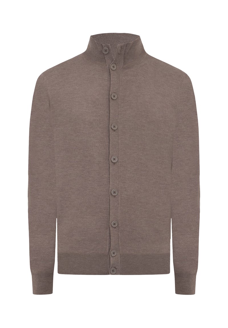 Brun strikket cardigan med høj krave, fuld knaplukning og ribbede manchetter. Lavet af blødt materiale med en glat tekstur.