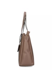 Borsa a tote in pelle marrone con doppie spalline, una delle quali presenta un design a motivi in bianco e nero, vista di lato.