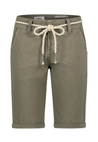 Olivgrüne Shorts mit hochgerollten Säumen, aus einem weichen Stoff gefertigt. Sie verfügen über einen geflochtenen, cremefarbenen Gürtel und zwei seitliche Taschen für zusätzlichen Nutzen.