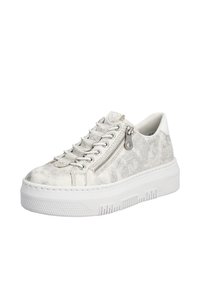 Sneaker blanche avec une finition en suède texturé, design à lacets, détail de fermeture éclair sur le côté et semelle épaisse blanche avec des rainures pour l'adhérence.
