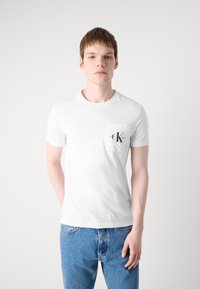 Calvin Klein Jeans CORE MONOGRAM POCKET - T-shirt basic - bright white