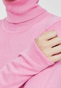 Stradivarius Sweter