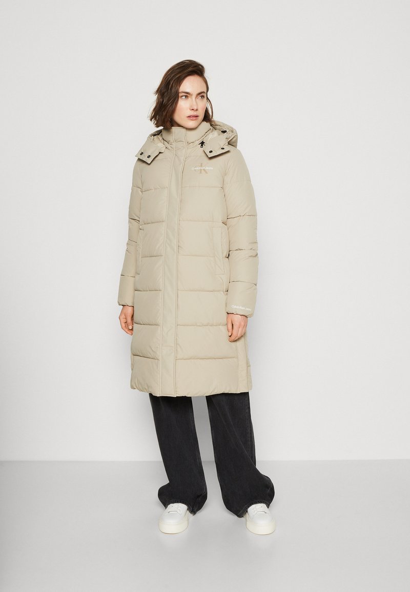Calvin Klein Jeans MONOLOGO LONG PUFFER - Winter coat - plaza taupe