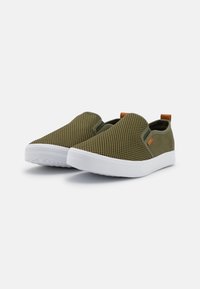Pier One UNISEX - Sapatos sem atacadores - khaki