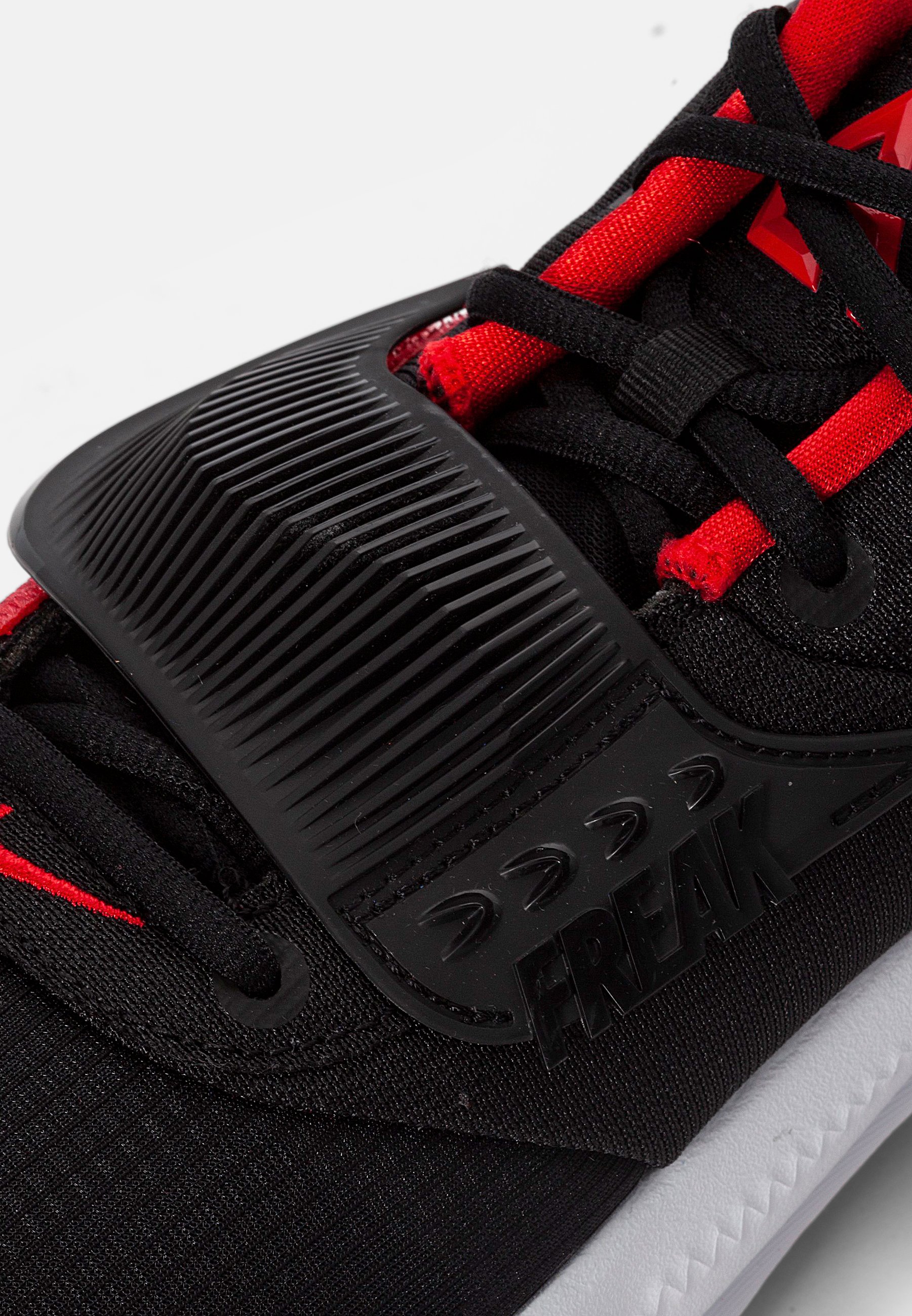 Nike Zoom Freak 3 Warning