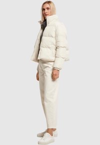 Urban Classics PUFFER  - Vinterjakker - whitesand