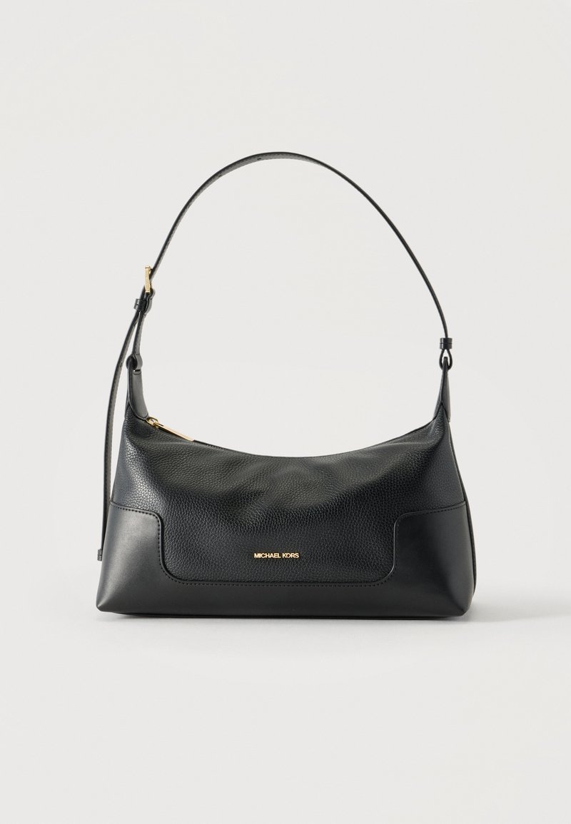 Sac à épaule en cuir noir avec fermeture éclair dorée et logo, design incurvé, bandoulière unique et panneaux en cuir texturé et lisse.