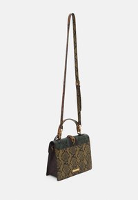 Borsa a tracolla con stampa serpente multicolore, dal design strutturato, con tracolla staccabile e accenti in metallo dorato. Superficie texture con motivi distintivi.