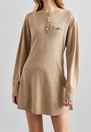 Abito in maglia - camel