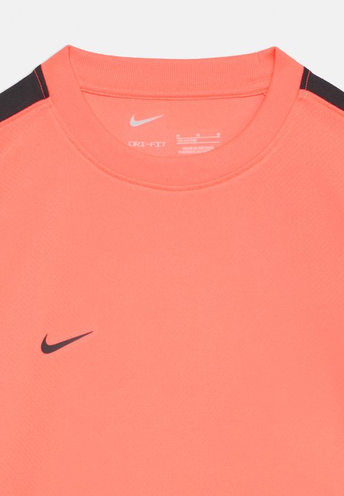Nike STRIKE UNISEX - Sports T-shirt - hot lava — photo 4