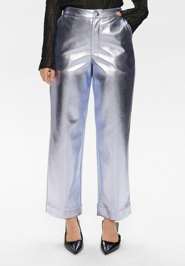NUGLENDA CROPPED PANTS - Stoffhose - silver