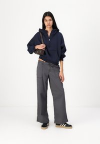 Hollister Co. Mikina s kapucňou - navy