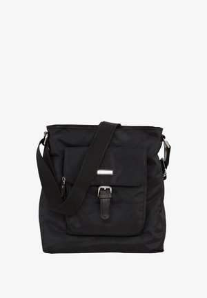 Schwarze Umhängetasche aus strapazierfähigem Stoff, mit einer Fronttasche, verstellbarem Schultergurt und silbernen Beschlägen mit Schnallen-Detail.
