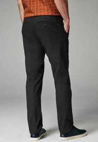 Next STRAIGHT REGULAR FIT czarny