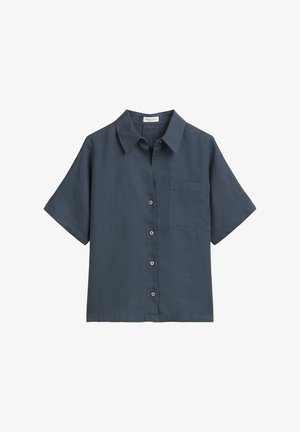 Korte mouwen, donkerblauw shirt van linnen stof, met een knoopsluiting en een enkele borstzak. Gestructureerde kraag en een relaxte pasvorm.