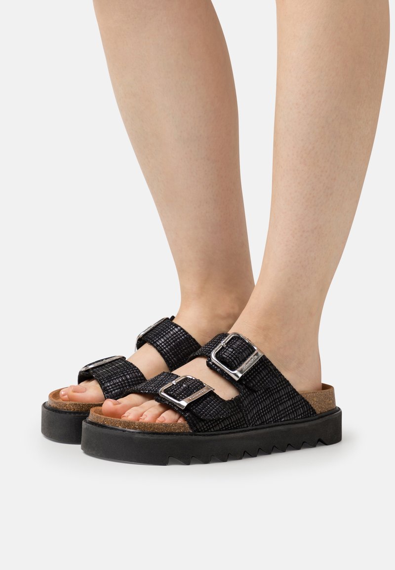 mules tamaris leopard