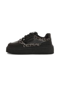 Sneaker neri con un accento a stampa leopardata. Presentano una tomaia testurizzata, chiusura con lacci e una suola in gomma spessa.