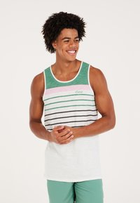 Groene en witte gestreepte tanktop met roze accenten, voorzien van een ronde halslijn en een losse pasvorm. Merkl logo in lichtgroen op de borst.
