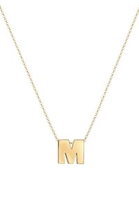 Collana d'oro con una grande lettera "M" stilizzata. La catena è delicata, con anelli intrecciati. Finitura lucida sul pendente.