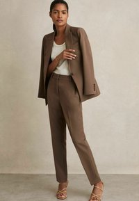 Reiss REGULAR FIT - GABI TAILORED SINGLE BREASTED - Bleiseri - mink neutral