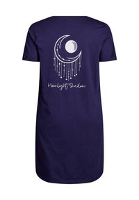Mörkblå bomulls T-shirt med en vit halvmåne och stjärngrafik med hängande element. Texten säger "Moonlight Shadow". Normal passform.