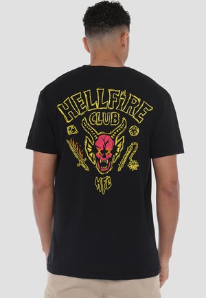 STRANGER THINGS  HELLFIRE OUTLINE FRONT BACK - Print T-shirt - black