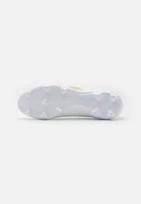 adidas Performance PREDATOR LEAGUE FIRM GROUND - Botines de fútbol para terreno firme - footwear white/gold metallic