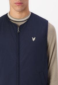 Lyle & Scott LIGHTWEIGHT FILLED GILET - Vesta - midnight navy