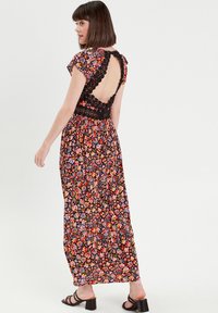 Cache Cache LANGES AUSGESTELLTES NECKHOLDER - Maxikleid - noir