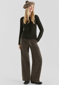 QS - Sweter