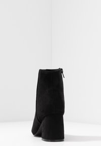 Anna Field Ankle boot