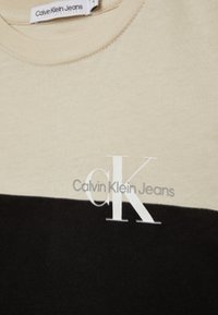 Calvin Klein Jeans Camiseta estampada - ck black