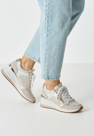 Sneakers - beige comb