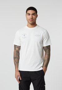CLOSURE London TEE - Tričko s potlačou - off white