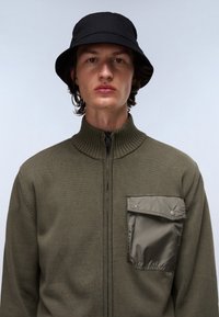 Napapijri Cardigan - tea leaf ga