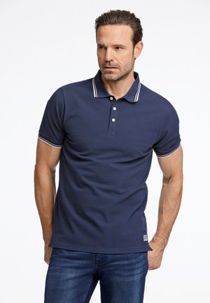 Navy Poloshirt aus Baumwollmischung, mit ribbeltem Kragen in Weiß und Marineblau, einer Knopfleiste mit drei Knöpfen und seitlichen Akzenten.