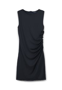 Schwarzes ärmelloses Kleid mit Rundhalsausschnitt, seitlichen Rüschungen und einem versteckten Reißverschluss auf der Rückseite. Hergestellt aus glattem, dehnbarem Stoff.