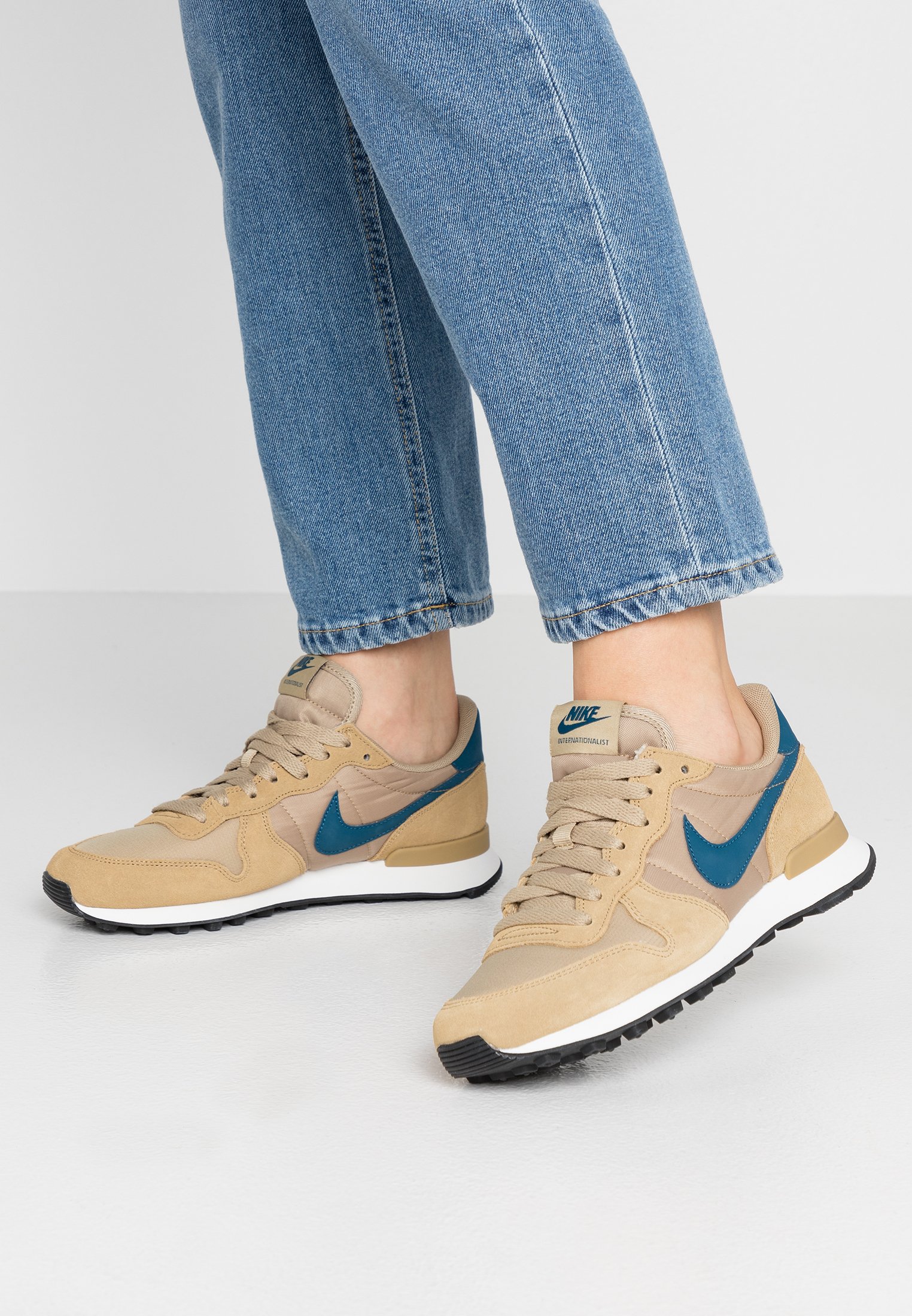 nike internationalist parachute beige