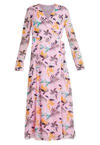Abito maxi in tessuto rosa, con design a incrocio, maniche lunghe e motivo floreale nei colori giallo, viola e verde. Fascia in vita accentuata.