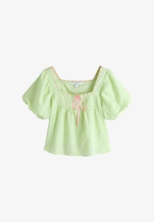 Hellgrüne kurzärmlige Bluse mit quadratischem Ausschnitt, rosa Schleife und zarter Spitzenverzierung an den Ärmeln und der Vorderseite des Oberteils.