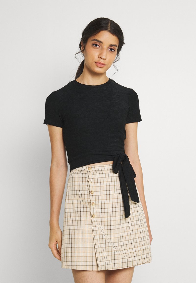 Damen Kleider | Gina Tricot SEVGI T-Shirt print black/schwarz - JW84867 Damen Kleider | Gina Tricot SEVGI T-Shirt print black/schwarz - JW84867