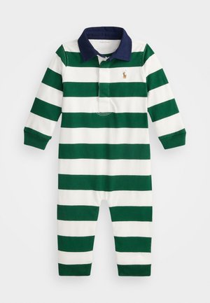 Une combinaison rayée verte et blanche, à manches longues, avec un col polo bleu marine et un petit logo sur la poitrine. En doux coton.