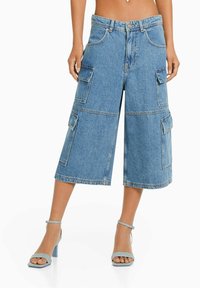 Bershka Jeansshorts - light-blue denim