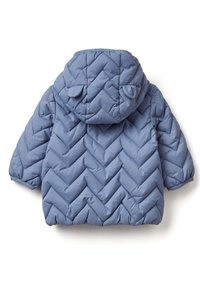 Pohodlná modrá bunda s kapucí, s chevronovým vzorem, zaoblenými ušima na kapuci a elastickými manžetami. Texturovaná, lehká tkanina.